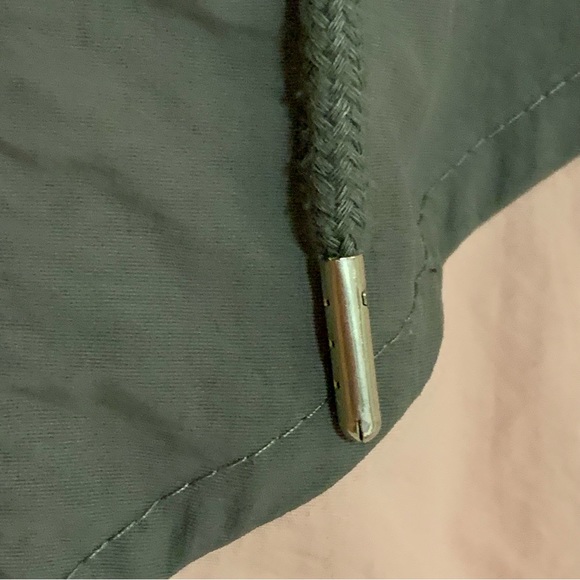 Light Pink and Grey Windbreaker - Picture 4 of 6